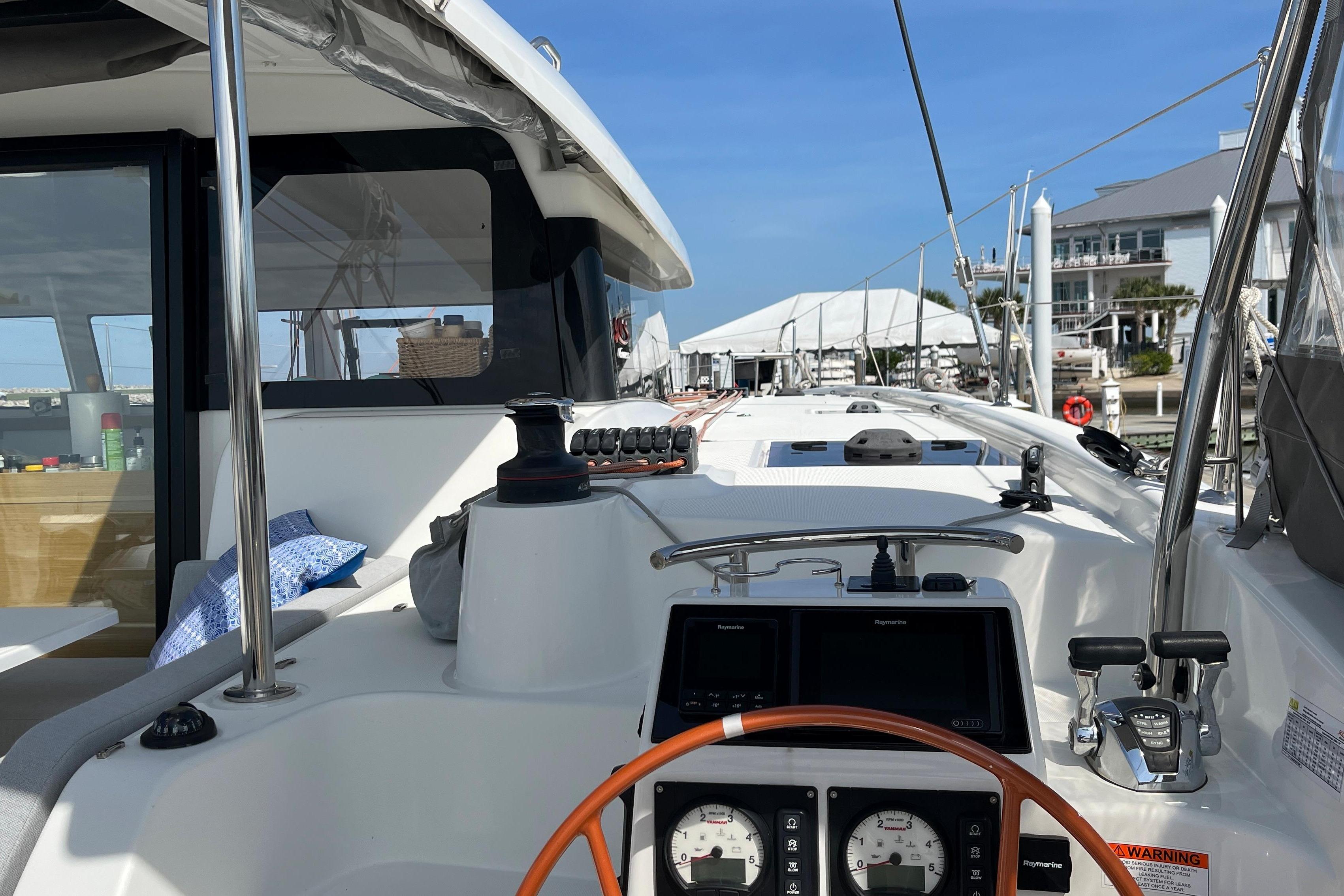 Starboard helm with Raymarine and Yanmar instruments